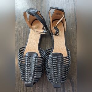 Seychelles trinket ankle strap sandal